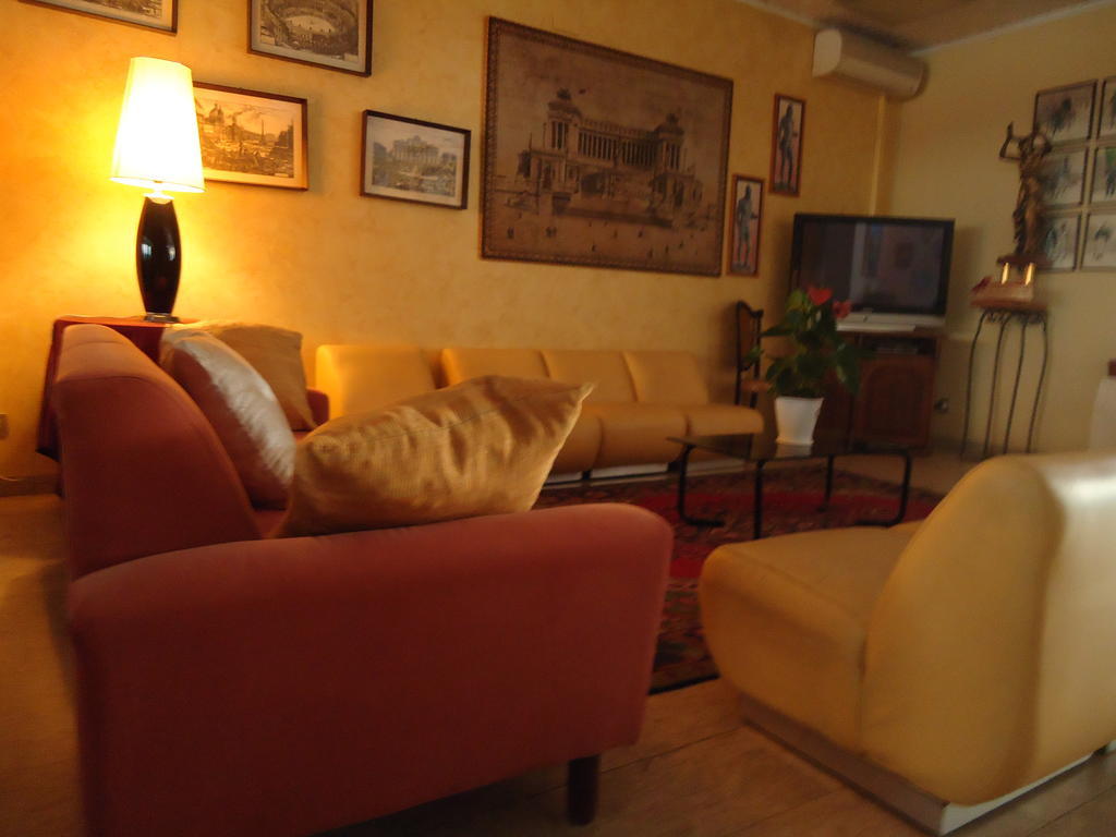 Hotel Ristorante Mommo Polistena Kültér fotó