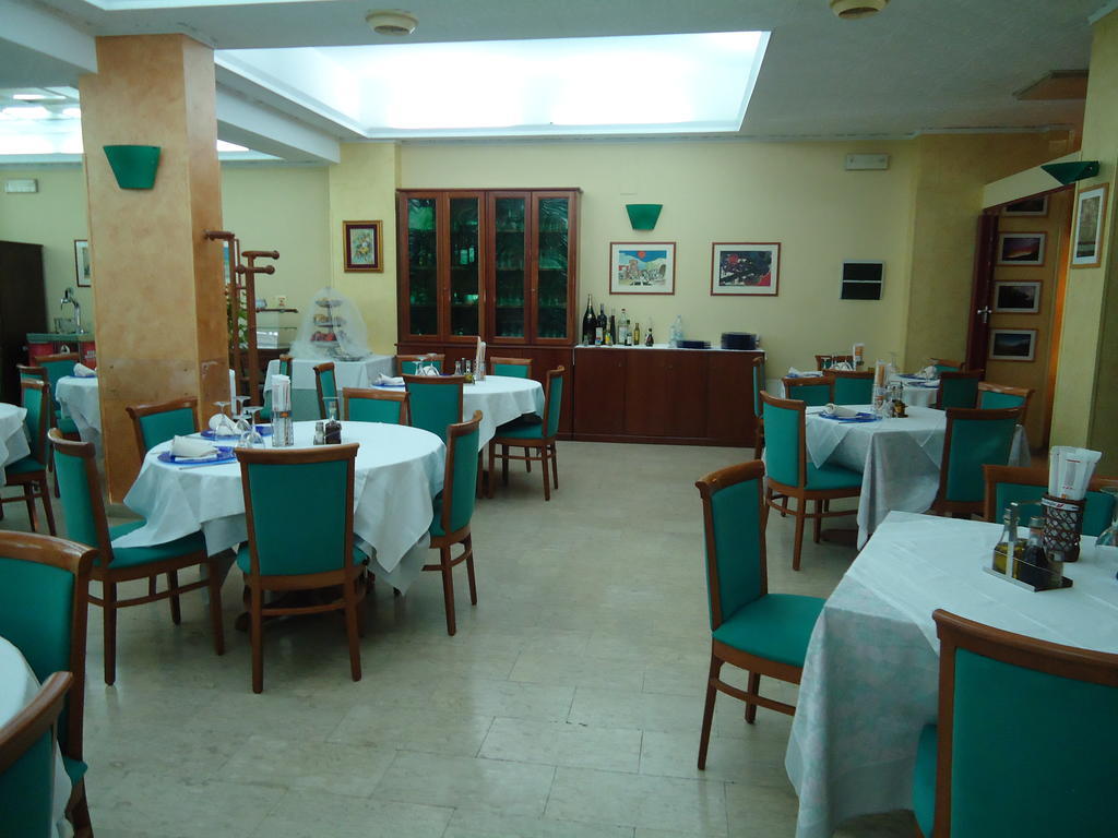 Hotel Ristorante Mommo Polistena Kültér fotó