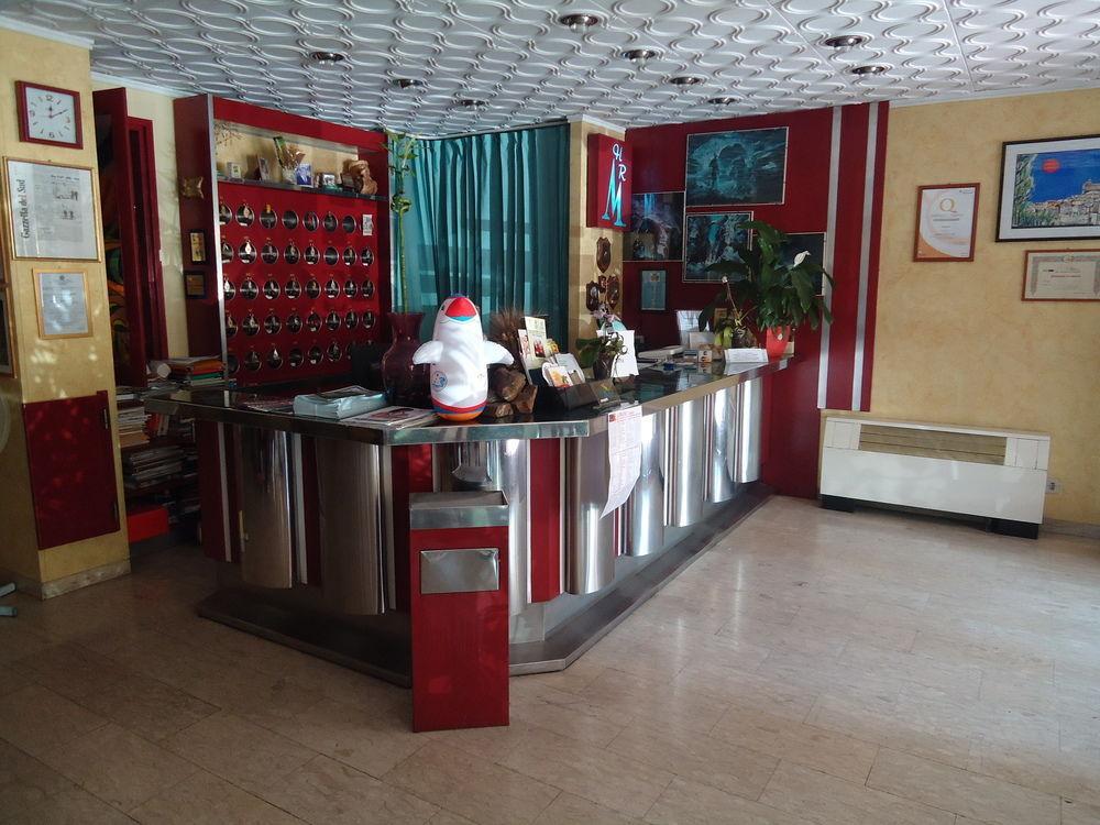 Hotel Ristorante Mommo Polistena Kültér fotó