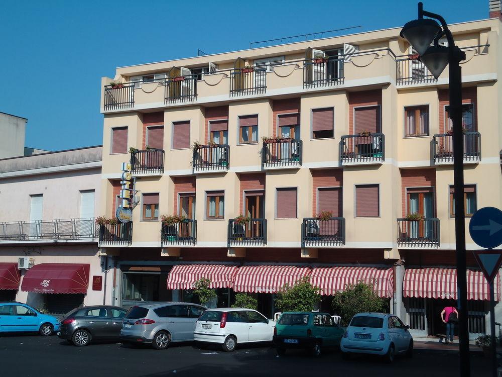 Hotel Ristorante Mommo Polistena Kültér fotó