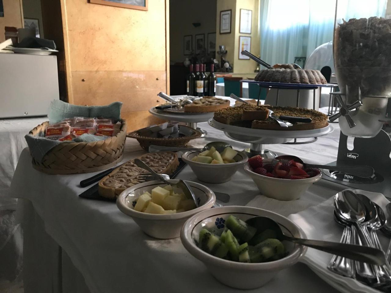 Hotel Ristorante Mommo Polistena Kültér fotó